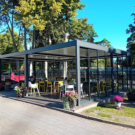 尤拉斯布利兹酒店 文茨皮尔斯 外观 照片